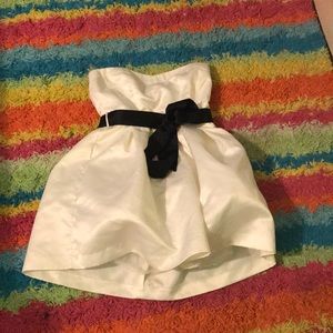 White strapless dress